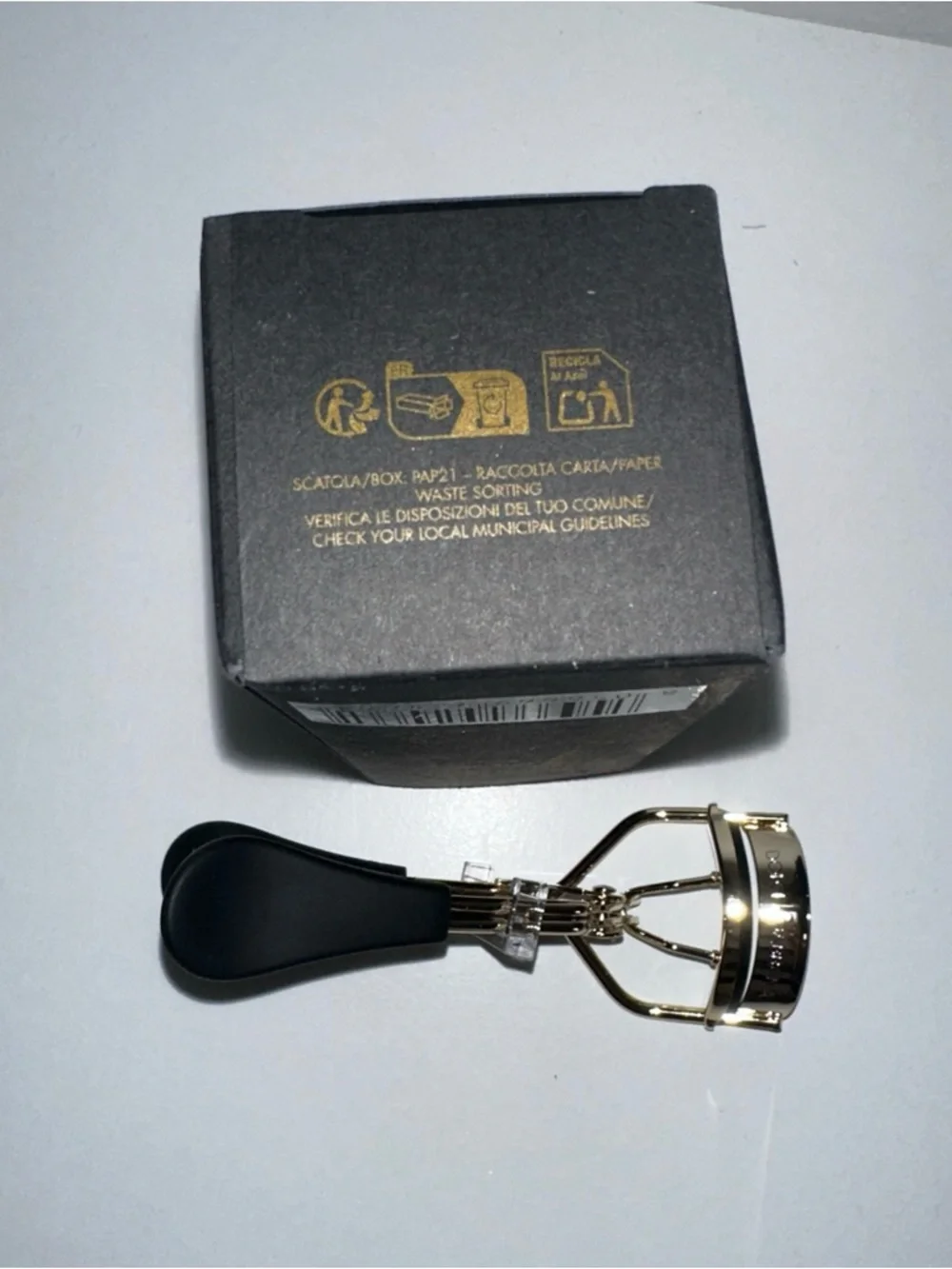 Dolce&Gabbana eyelash curler new make up tool.